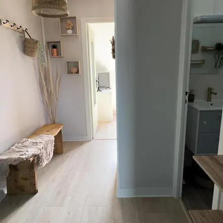Appartement Charmant Et Confortable En Centre-Ville Condé-sur-Noireau Exterior foto