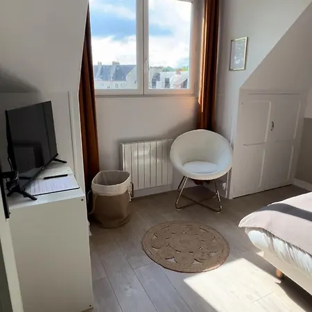Appartement Charmant Et Confortable En Centre-Ville Condé-sur-Noireau Exterior foto